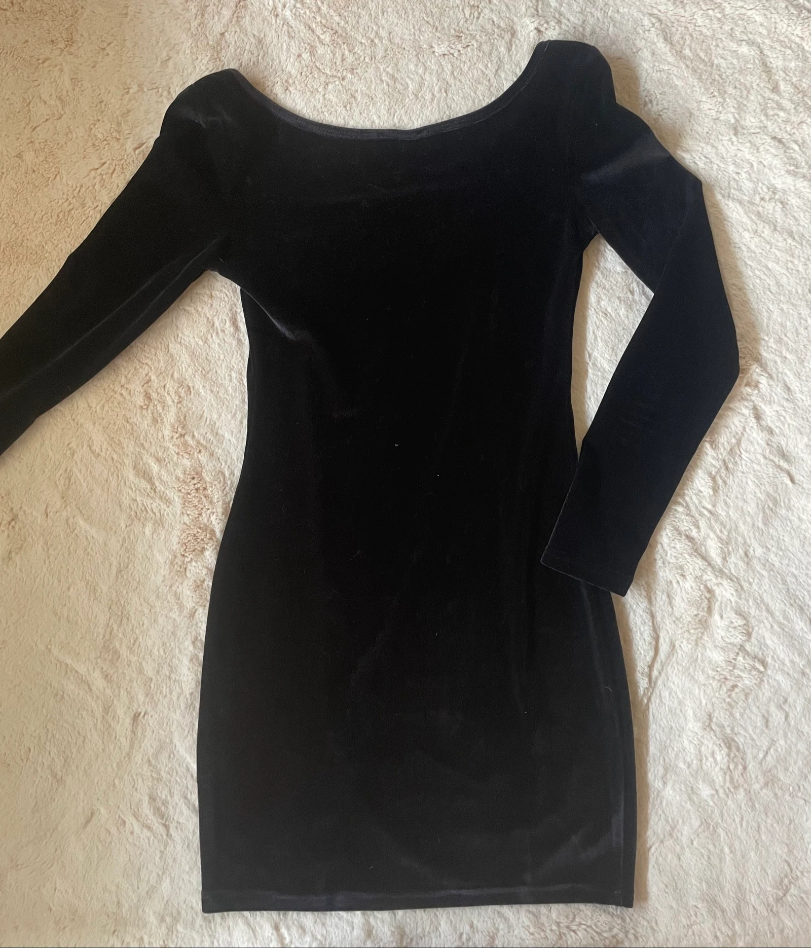 Vestido negro de terciopelo – photo 2